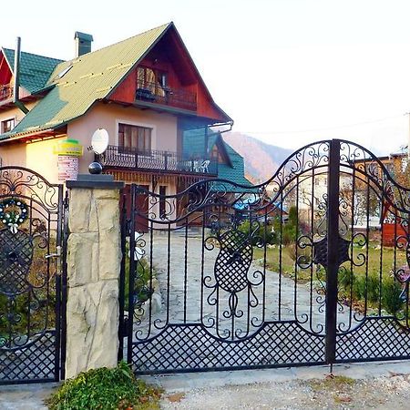 Sadyba Bilya Richky Jaremtsche Exterior foto