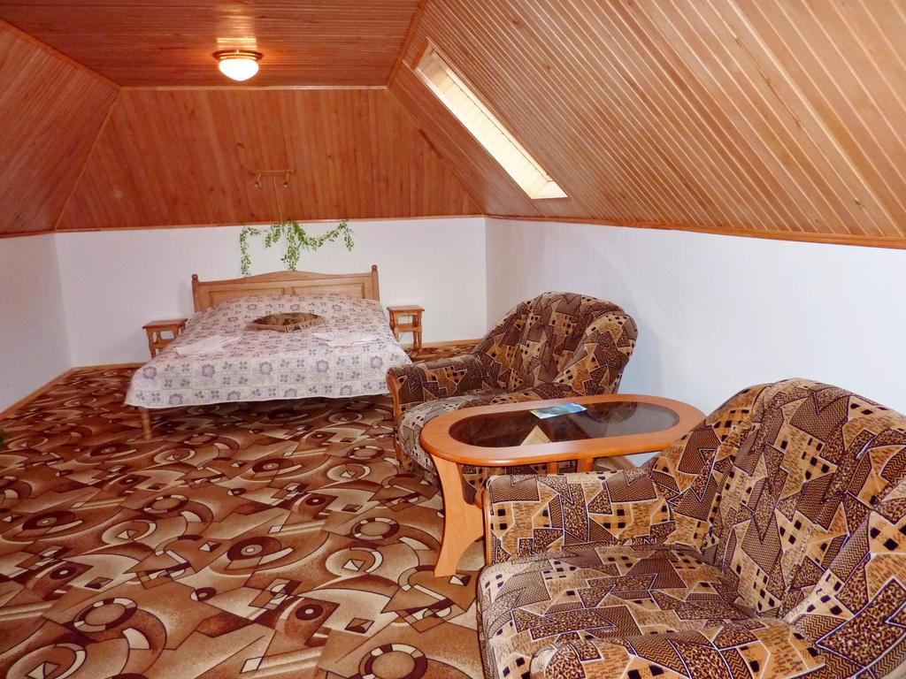 Sadyba Bilya Richky Jaremtsche Zimmer foto