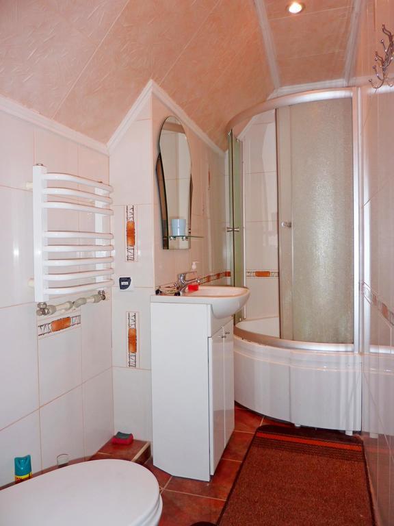 Sadyba Bilya Richky Jaremtsche Zimmer foto