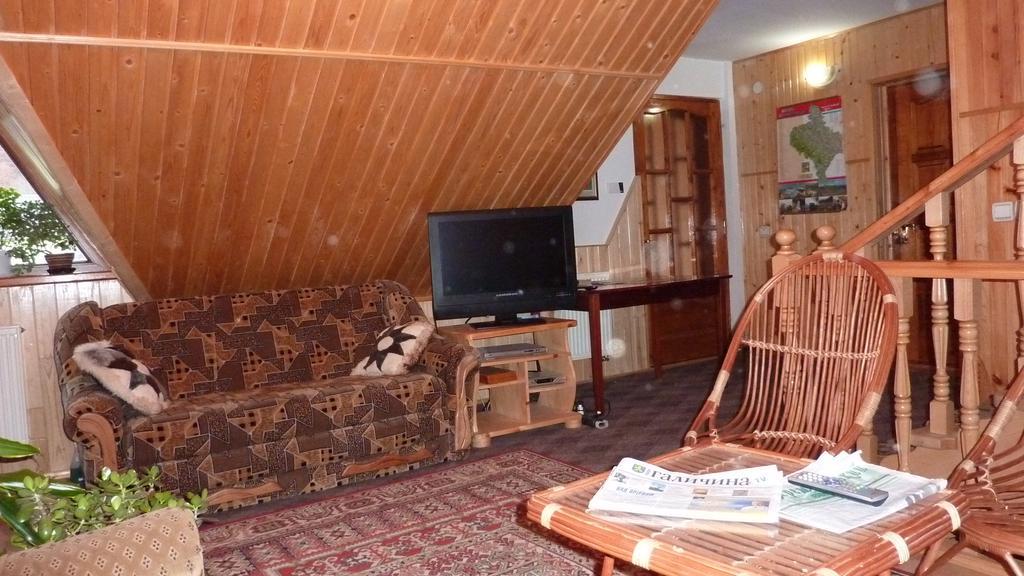 Sadyba Bilya Richky Jaremtsche Zimmer foto